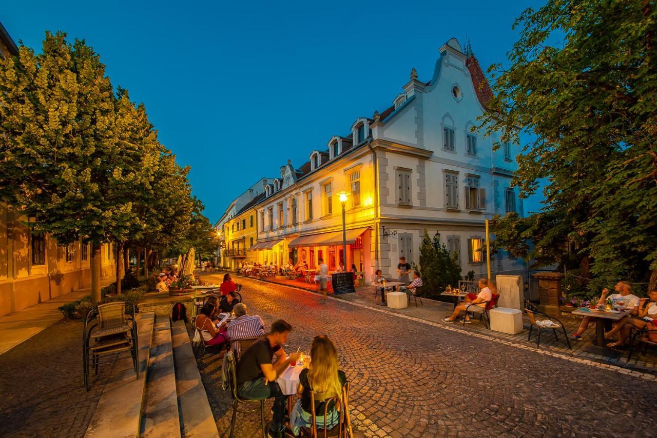 Kedves Vendeghaz Bed & Breakfast Balatonfured Exterior photo