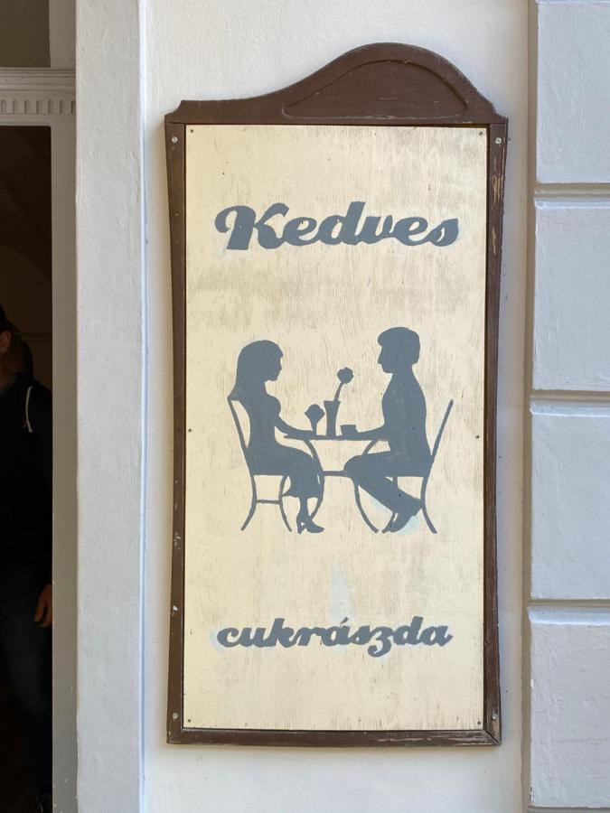 Kedves Vendeghaz Bed & Breakfast Balatonfured Exterior photo