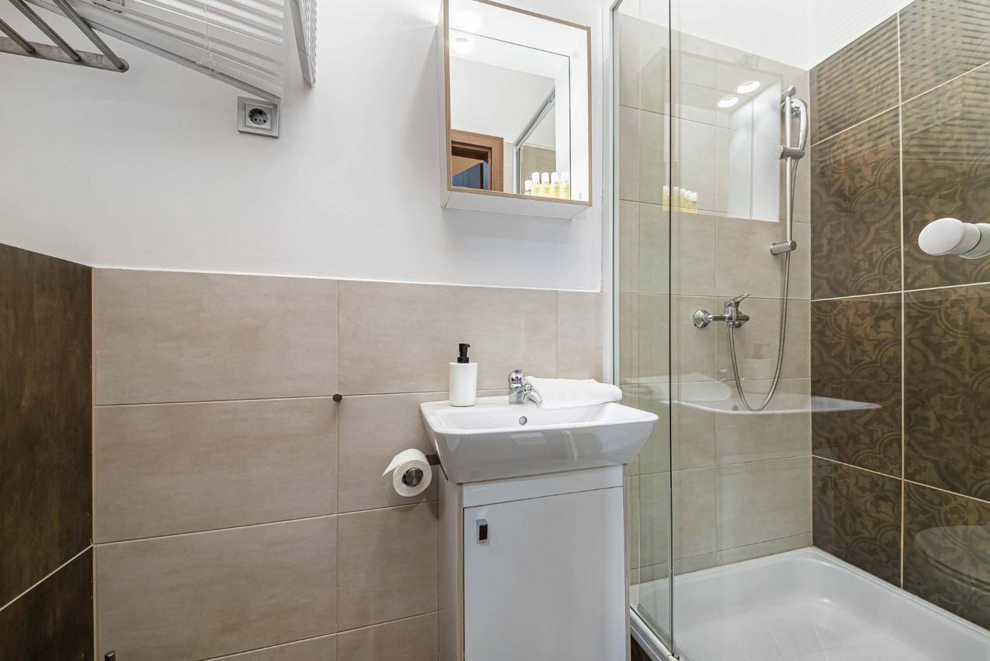 Kedves Vendeghaz Bed & Breakfast Balatonfured Exterior photo